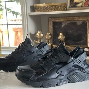 Nike Black Huarache